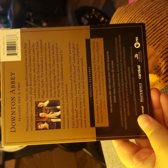 Blu ray of Downton Abbey seasons 1 and 2 - Picture 2 of 2